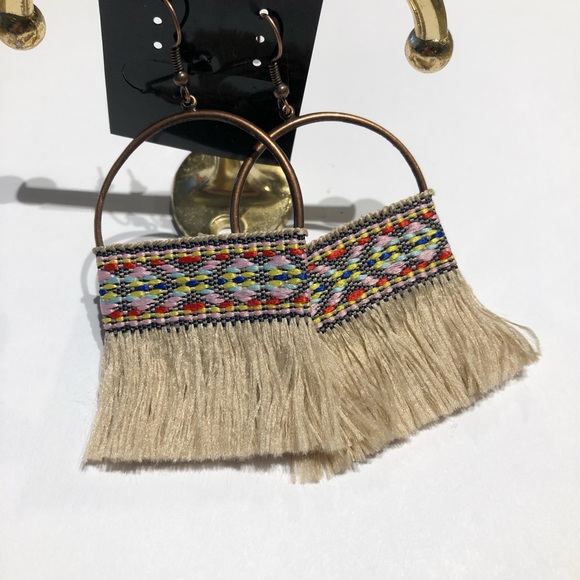 📦Boho earrings tan and tribal pattern new - Picture 3 of 8